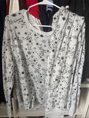 Gray Victorias Secret PJ/Loungeset Star Print L